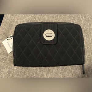 VERA BRADLEY Turnlock Wallet